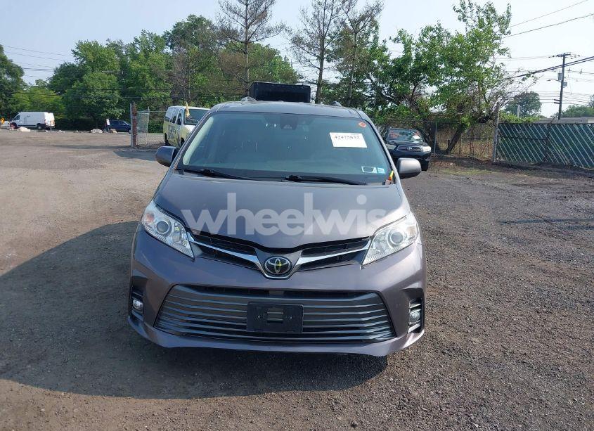 Photo 6 of 2019 Toyota Sienna XLE 8 PASSENGER (VIN 5TDYZ3DC1KS016206)
