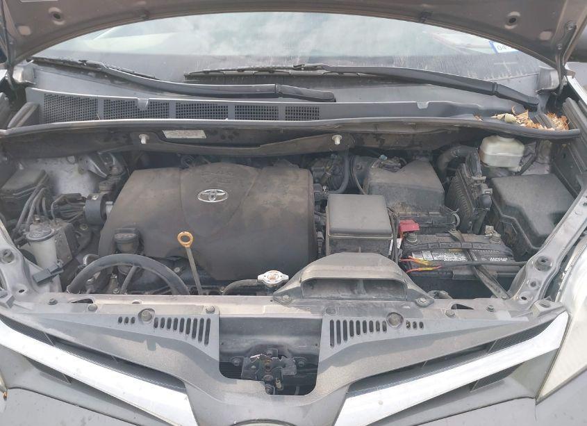 Photo 10 of 2019 Toyota Sienna XLE 8 PASSENGER (VIN 5TDYZ3DC1KS984208)