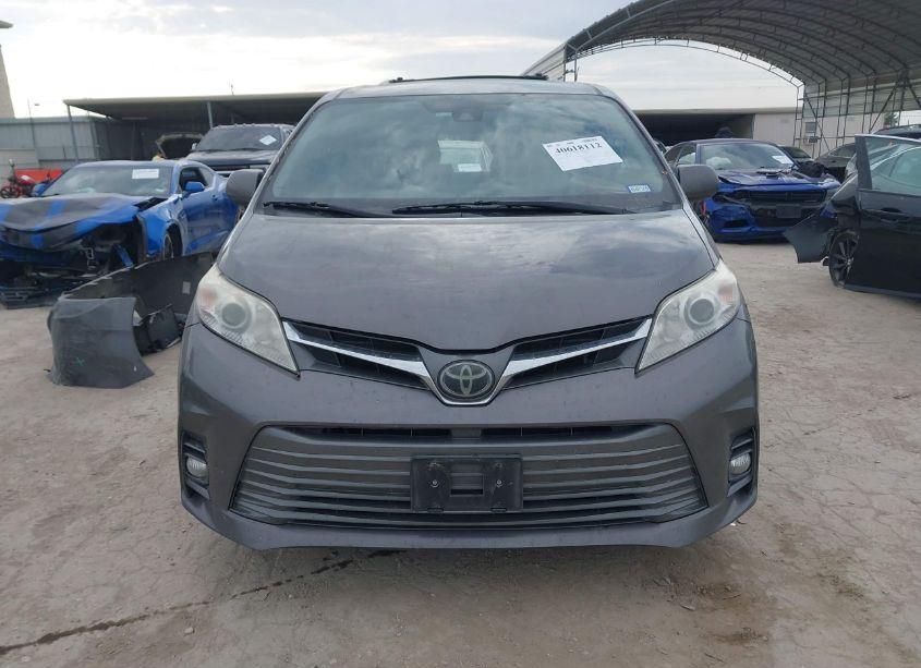 Photo 13 of 2019 Toyota Sienna XLE 8 PASSENGER (VIN 5TDYZ3DC1KS984208)