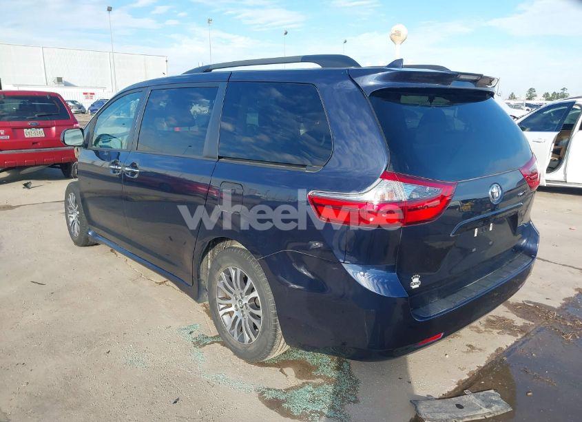 Photo 3 of 2020 Toyota Sienna XLE (VIN 5TDYZ3DC1LS033749)