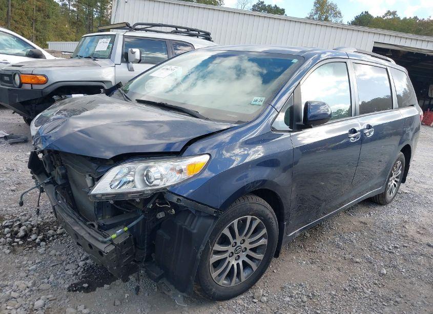 Photo 13 of 2020 Toyota Sienna XLE (VIN 5TDYZ3DC1LS051118)