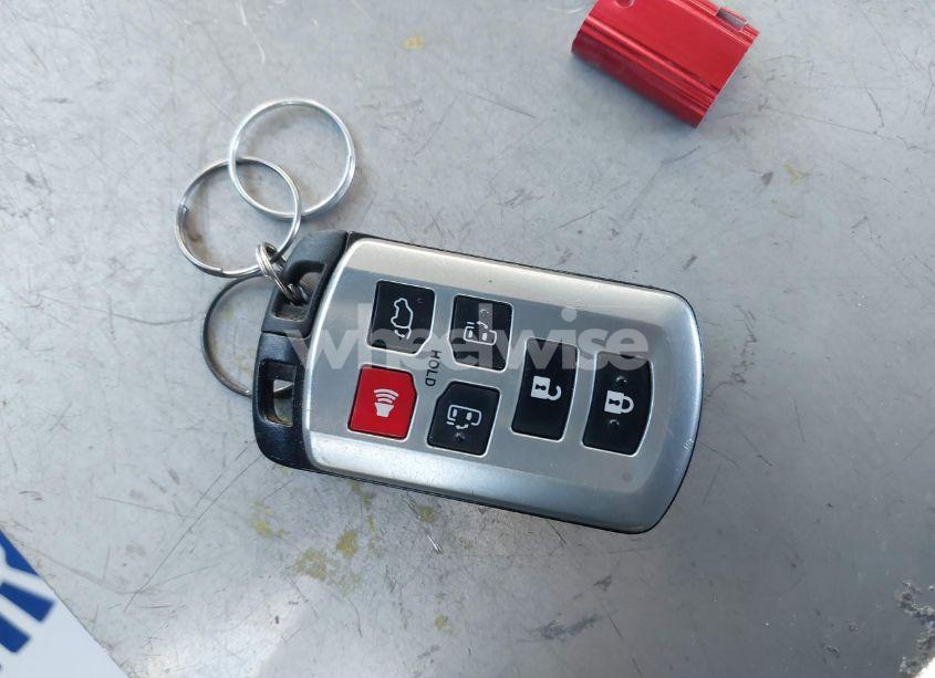 Photo 11 of 2017 Toyota Sienna XLE/LIMITED (VIN 5TDYZ3DC2HS770577)