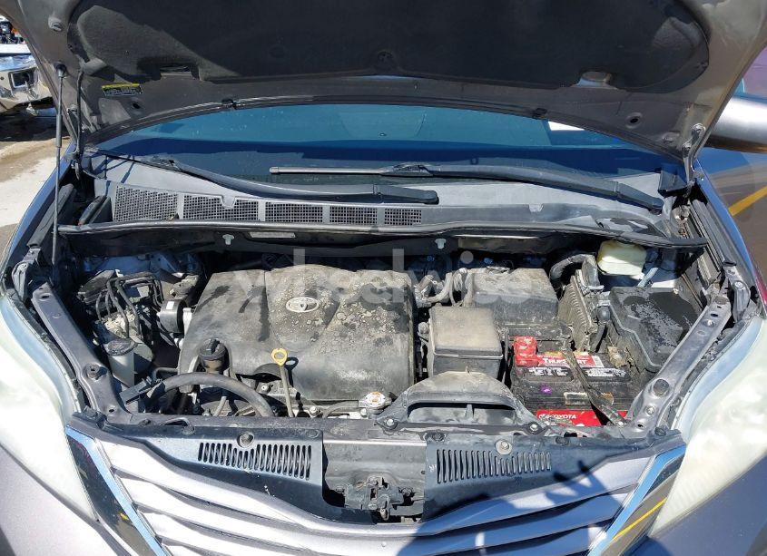 Photo 10 of 2017 Toyota Sienna XLE 8 PASSENGER (VIN 5TDYZ3DC2HS778209)