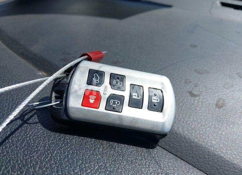 Photo 11 of 2017 Toyota Sienna XLE 8 PASSENGER (VIN 5TDYZ3DC2HS778209)