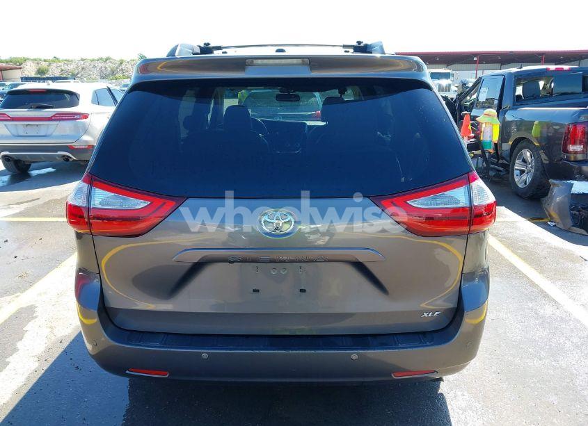 Photo 16 of 2017 Toyota Sienna XLE 8 PASSENGER (VIN 5TDYZ3DC2HS778209)