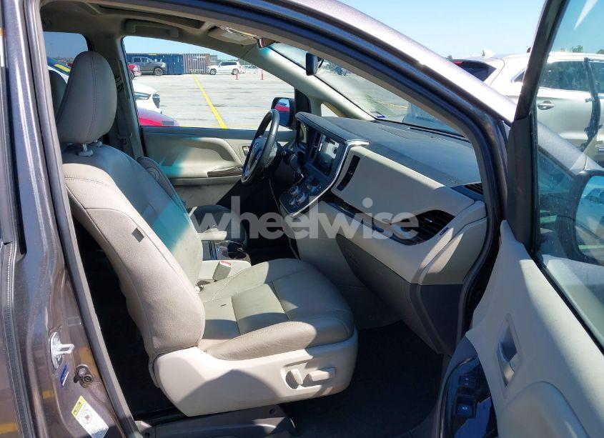 Photo 5 of 2017 Toyota Sienna XLE 8 PASSENGER (VIN 5TDYZ3DC2HS778209)