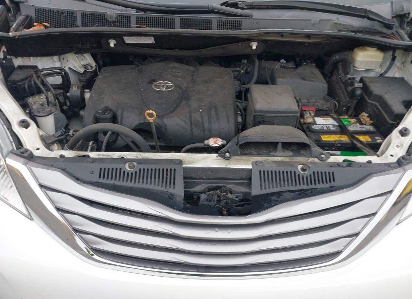 Photo 10 of 2017 Toyota Sienna XLE/LIMITED (VIN 5TDYZ3DC2HS793423)