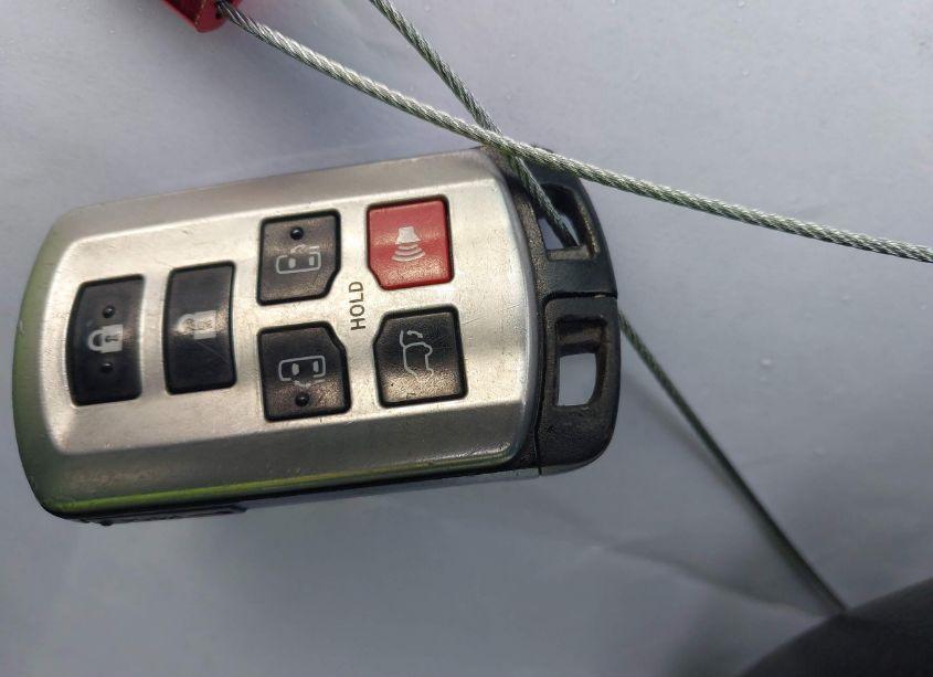 Photo 11 of 2017 Toyota Sienna XLE/LIMITED (VIN 5TDYZ3DC2HS793423)