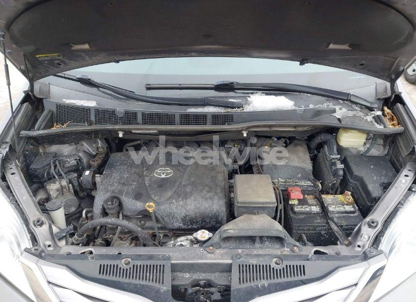 Photo 10 of 2017 Toyota Sienna XLE/LIMITED (VIN 5TDYZ3DC2HS811385)