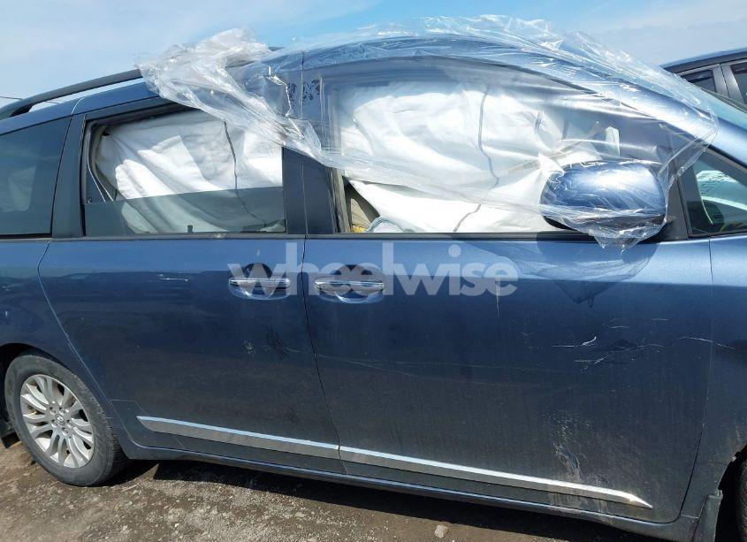 Photo 13 of 2017 Toyota Sienna XLE 8 PASSENGER (VIN 5TDYZ3DC2HS864152)