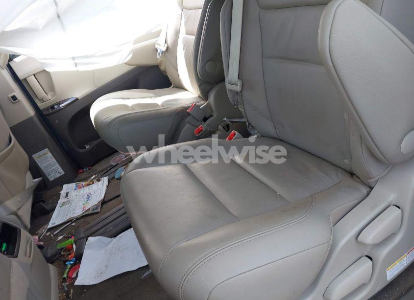 Photo 8 of 2017 Toyota Sienna XLE 8 PASSENGER (VIN 5TDYZ3DC2HS864152)