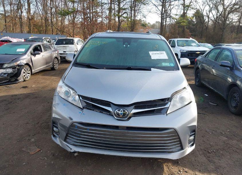 Photo 12 of 2018 Toyota Sienna XLE 8 PASSENGER (VIN 5TDYZ3DC2JS911153)