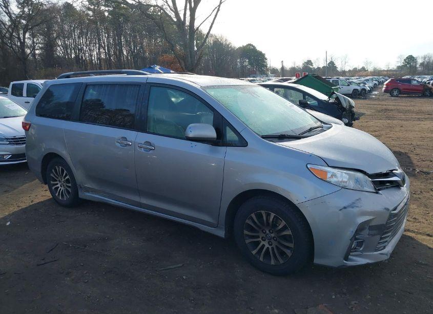 Photo 13 of 2018 Toyota Sienna XLE 8 PASSENGER (VIN 5TDYZ3DC2JS911153)