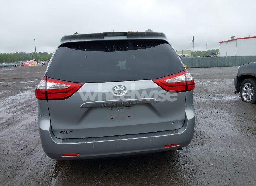 Photo 16 of 2018 Toyota Sienna XLE 8 PASSENGER (VIN 5TDYZ3DC2JS940989)