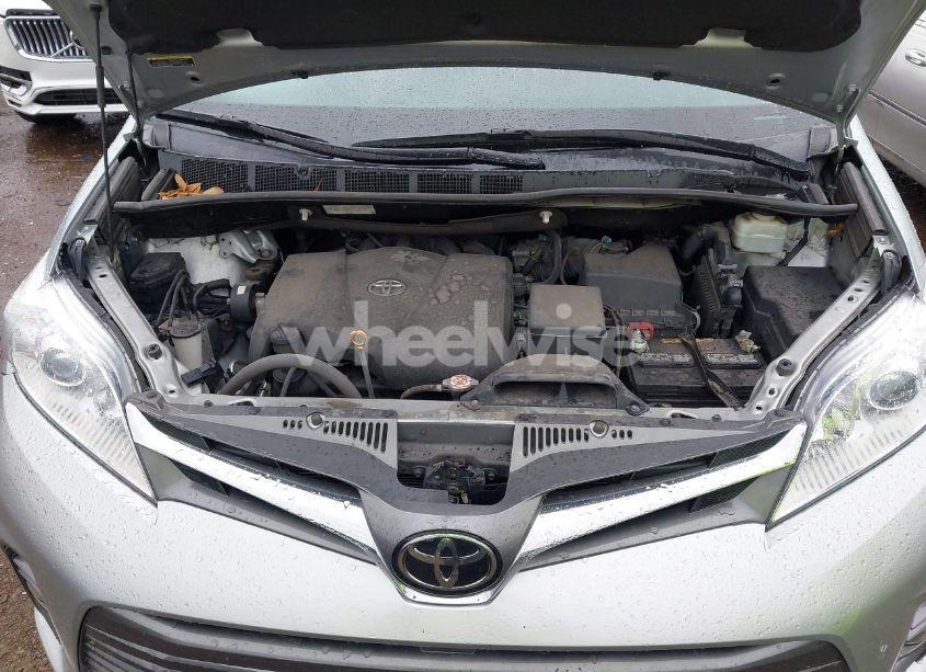 Photo 10 of 2019 Toyota Sienna XLE 8 PASSENGER (VIN 5TDYZ3DC2KS018742)
