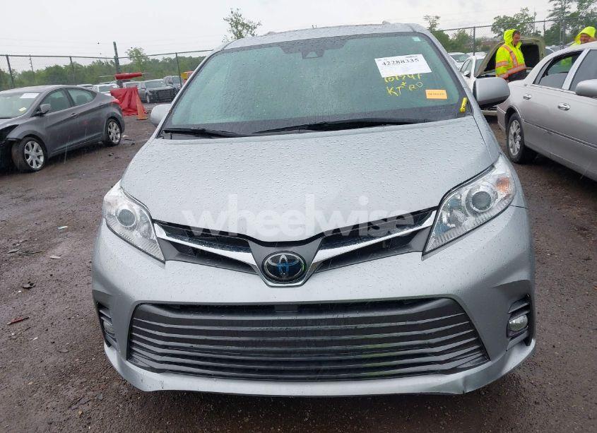Photo 12 of 2019 Toyota Sienna XLE 8 PASSENGER (VIN 5TDYZ3DC2KS018742)