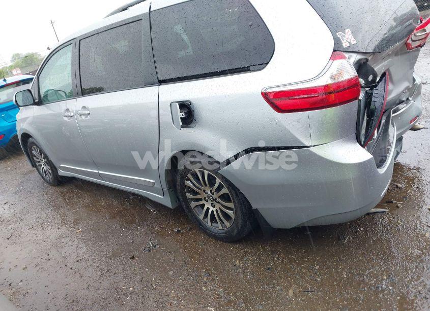 Photo 14 of 2019 Toyota Sienna XLE 8 PASSENGER (VIN 5TDYZ3DC2KS018742)