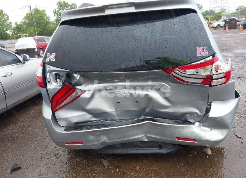 Photo 16 of 2019 Toyota Sienna XLE 8 PASSENGER (VIN 5TDYZ3DC2KS018742)