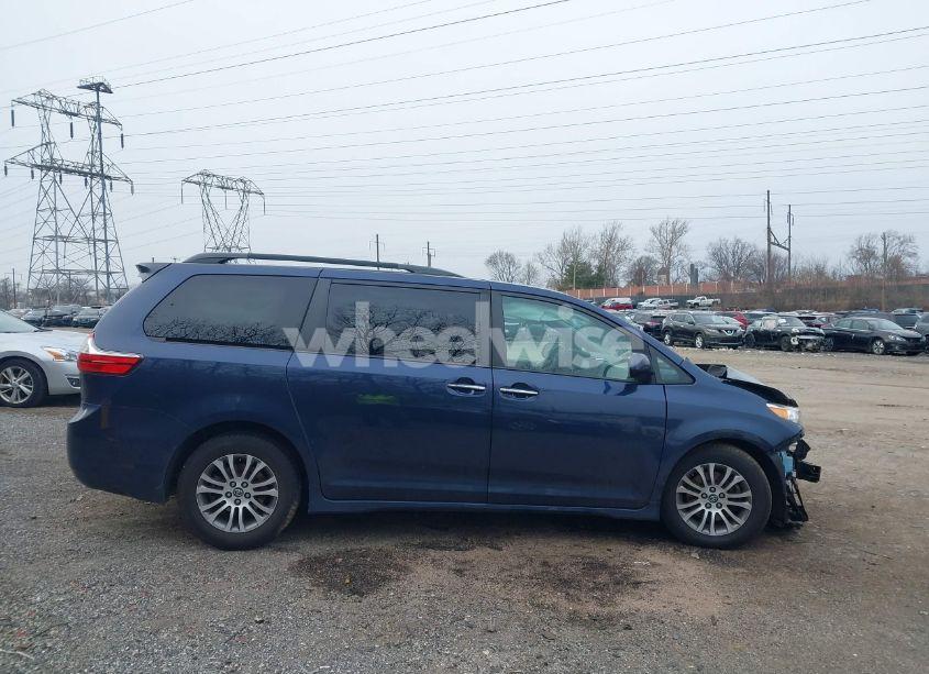 Photo 13 of 2019 Toyota Sienna XLE 8 PASSENGER (VIN 5TDYZ3DC2KS020717)