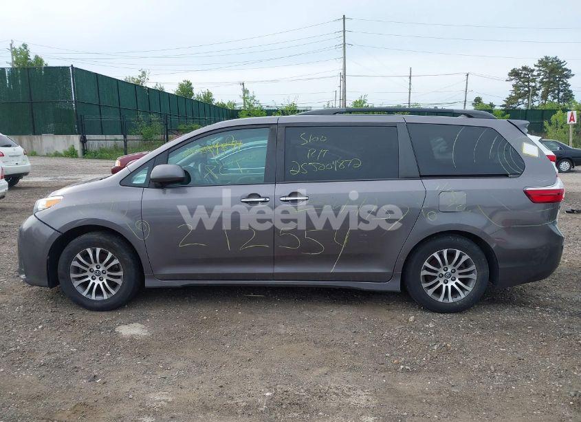 Photo 13 of 2019 Toyota Sienna XLE 8 PASSENGER (VIN 5TDYZ3DC2KS976344)