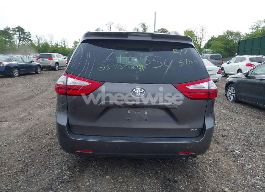 Photo 15 of 2019 Toyota Sienna XLE 8 PASSENGER (VIN 5TDYZ3DC2KS976344)