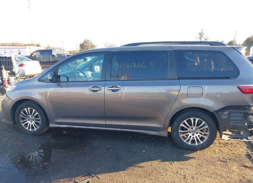 Photo 14 of 2020 Toyota Sienna XLE (VIN 5TDYZ3DC2LS042198)