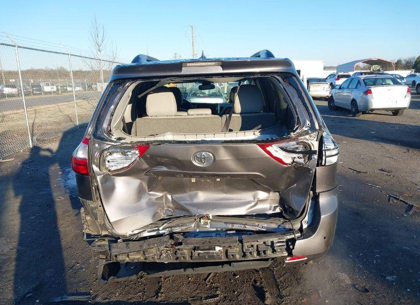 Photo 16 of 2020 Toyota Sienna XLE (VIN 5TDYZ3DC2LS042198)