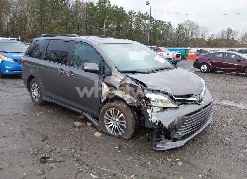 2020 Toyota Sienna XLE PREMIUM (VIN 5TDYZ3DC2LS055047) main photo