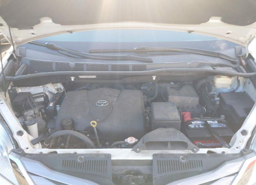 Photo 10 of 2017 Toyota Sienna XLE/LIMITED (VIN 5TDYZ3DC3HS772192)
