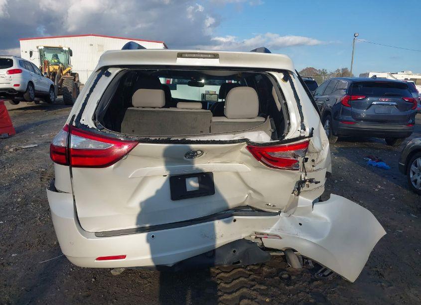 Photo 16 of 2017 Toyota Sienna XLE/LIMITED (VIN 5TDYZ3DC3HS772192)