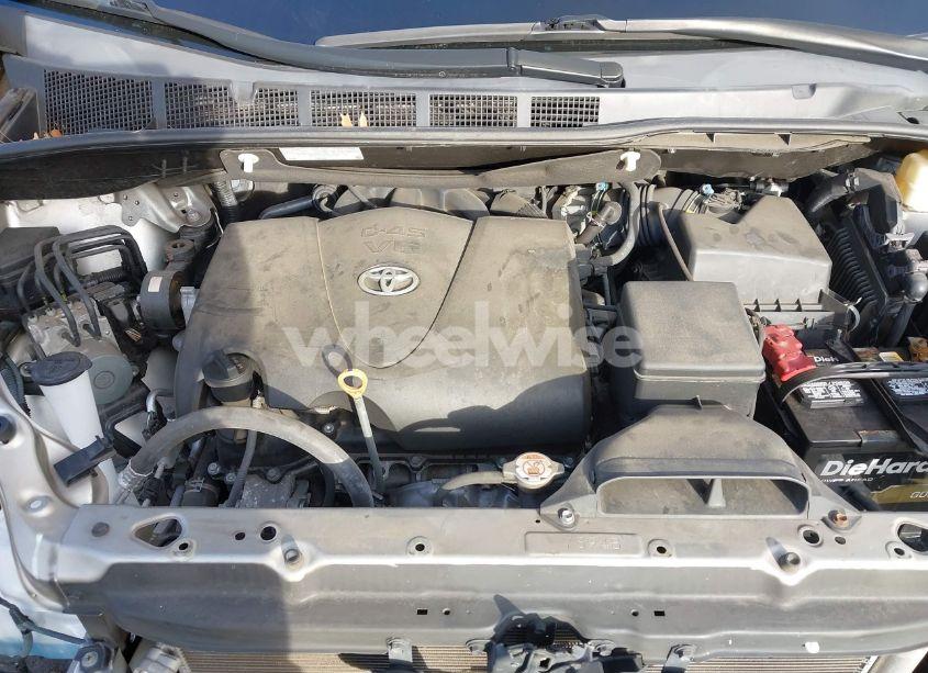 Photo 10 of 2017 Toyota Sienna XLE 8 PASSENGER (VIN 5TDYZ3DC3HS790045)