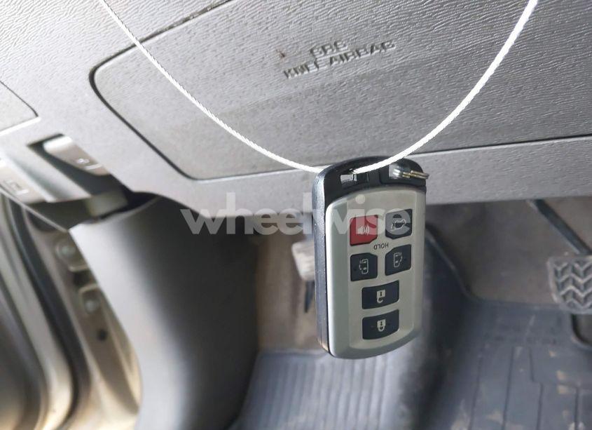 Photo 11 of 2017 Toyota Sienna XLE 8 PASSENGER (VIN 5TDYZ3DC3HS790045)