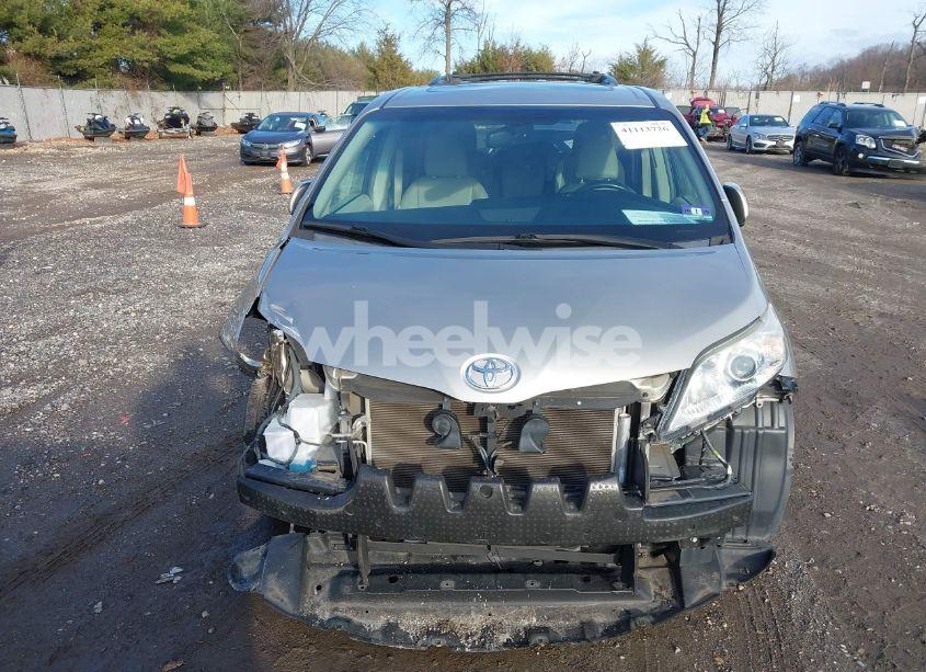 Photo 12 of 2017 Toyota Sienna XLE 8 PASSENGER (VIN 5TDYZ3DC3HS790045)