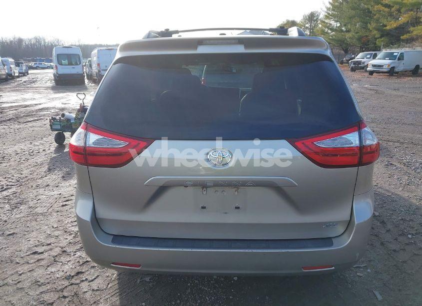 Photo 16 of 2017 Toyota Sienna XLE 8 PASSENGER (VIN 5TDYZ3DC3HS790045)
