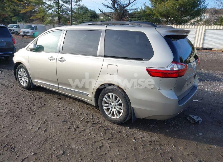 Photo 3 of 2017 Toyota Sienna XLE 8 PASSENGER (VIN 5TDYZ3DC3HS790045)
