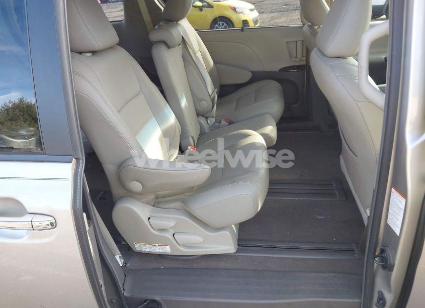 Photo 8 of 2017 Toyota Sienna XLE 8 PASSENGER (VIN 5TDYZ3DC3HS790045)