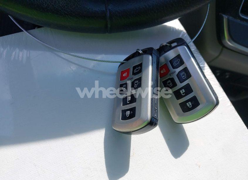 Photo 11 of 2017 Toyota Sienna XLE 8 PASSENGER (VIN 5TDYZ3DC3HS840250)