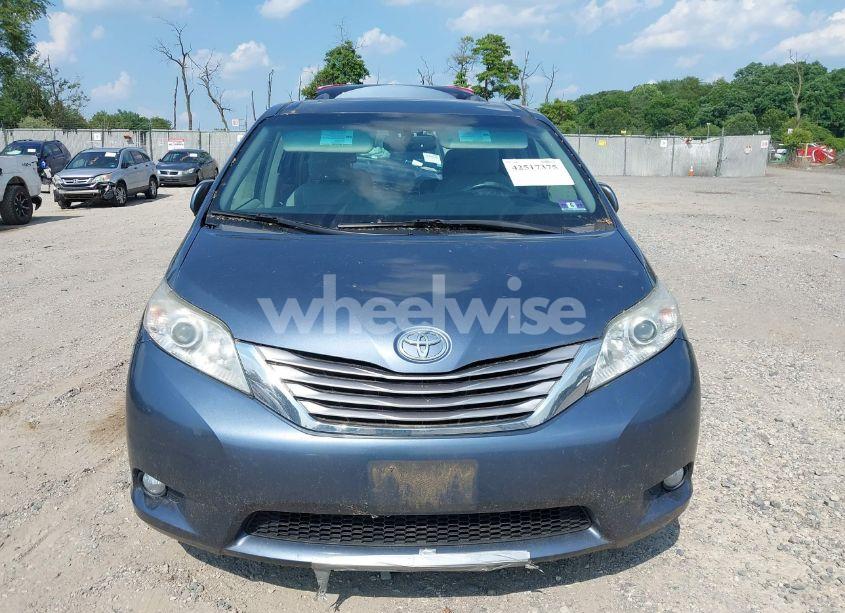 Photo 12 of 2017 Toyota Sienna XLE 8 PASSENGER (VIN 5TDYZ3DC3HS840250)