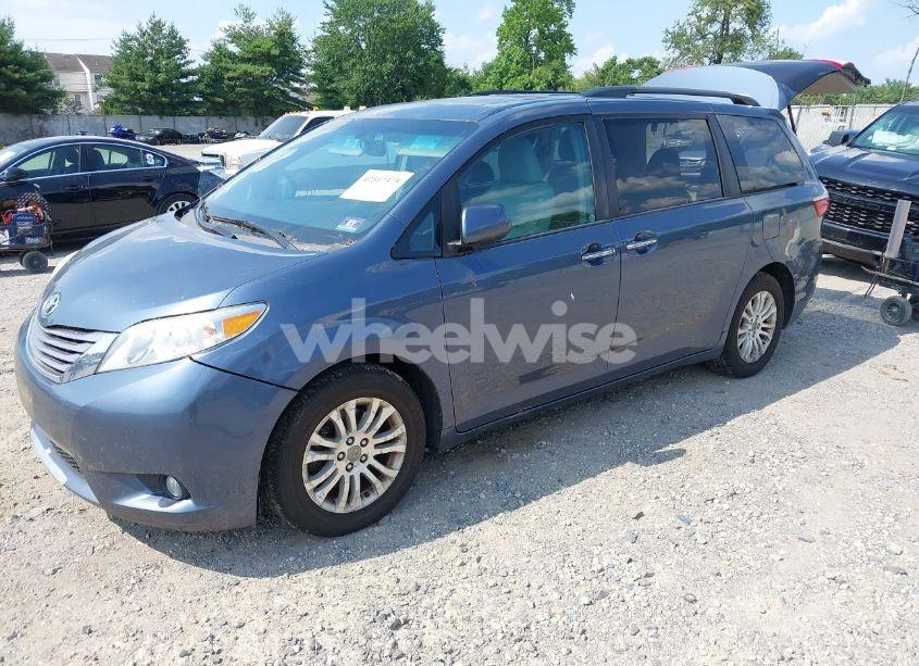 Photo 2 of 2017 Toyota Sienna XLE 8 PASSENGER (VIN 5TDYZ3DC3HS840250)