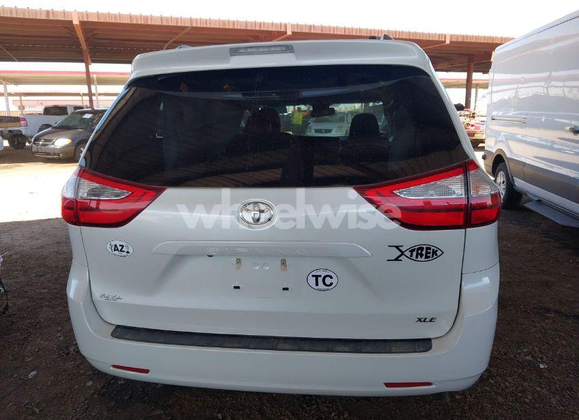 Photo 16 of 2017 Toyota Sienna XLE 8 PASSENGER (VIN 5TDYZ3DC3HS849191)