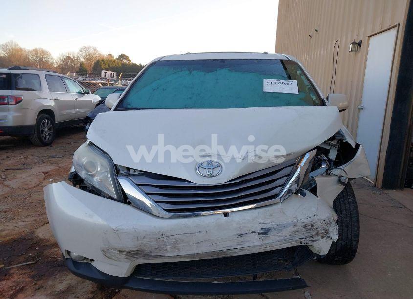 Photo 12 of 2017 Toyota Sienna XLE/LIMITED (VIN 5TDYZ3DC3HS861552)