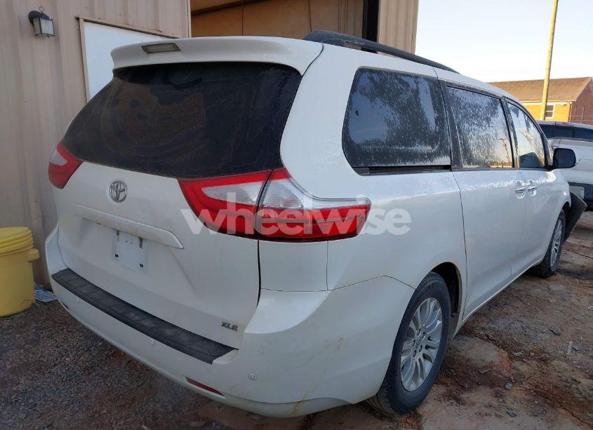 Photo 4 of 2017 Toyota Sienna XLE/LIMITED (VIN 5TDYZ3DC3HS861552)