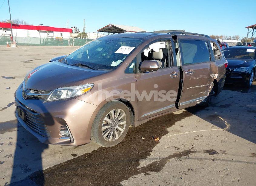 Photo 2 of 2018 Toyota Sienna LIMITED PREMIUM 7 PASSENGER (VIN 5TDYZ3DC3JS906589)
