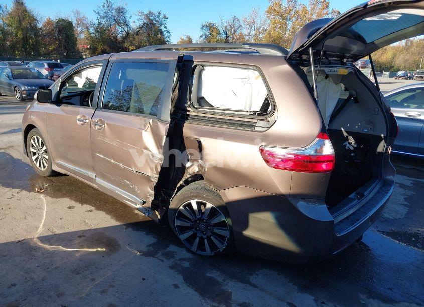 Photo 3 of 2018 Toyota Sienna LIMITED PREMIUM 7 PASSENGER (VIN 5TDYZ3DC3JS906589)