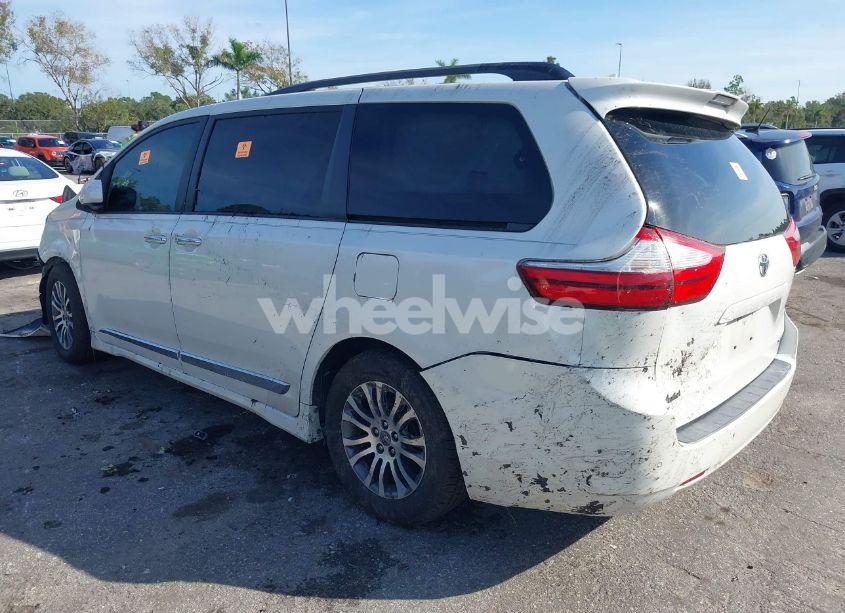 Photo 3 of 2018 Toyota Sienna XLE/XLE PREMIUM/LIMITED/LIMITED PREMIUM (VIN 5TDYZ3DC3JS913624)