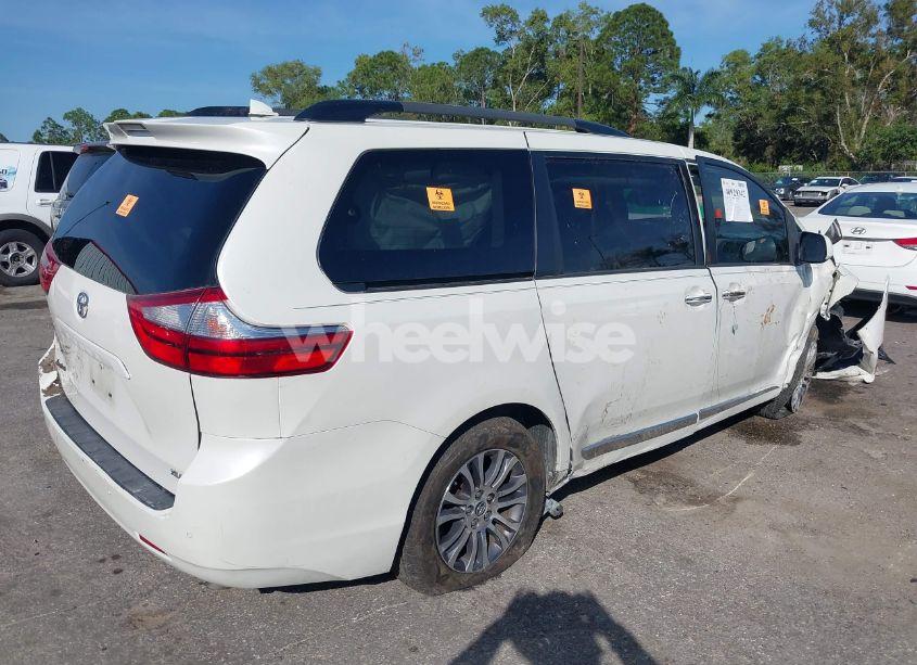 Photo 4 of 2018 Toyota Sienna XLE/XLE PREMIUM/LIMITED/LIMITED PREMIUM (VIN 5TDYZ3DC3JS913624)