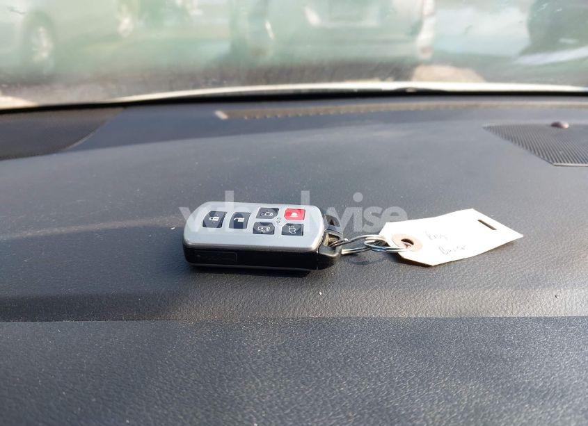 Photo 11 of 2019 Toyota Sienna XLE PREMIUM 8 PASSENGER (VIN 5TDYZ3DC3KS004798)