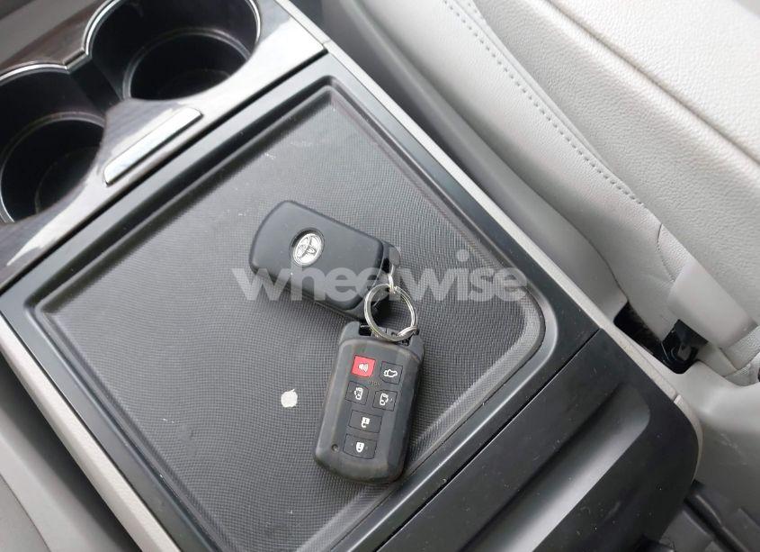 Photo 11 of 2020 Toyota Sienna XLE PREMIUM (VIN 5TDYZ3DC3LS034532)