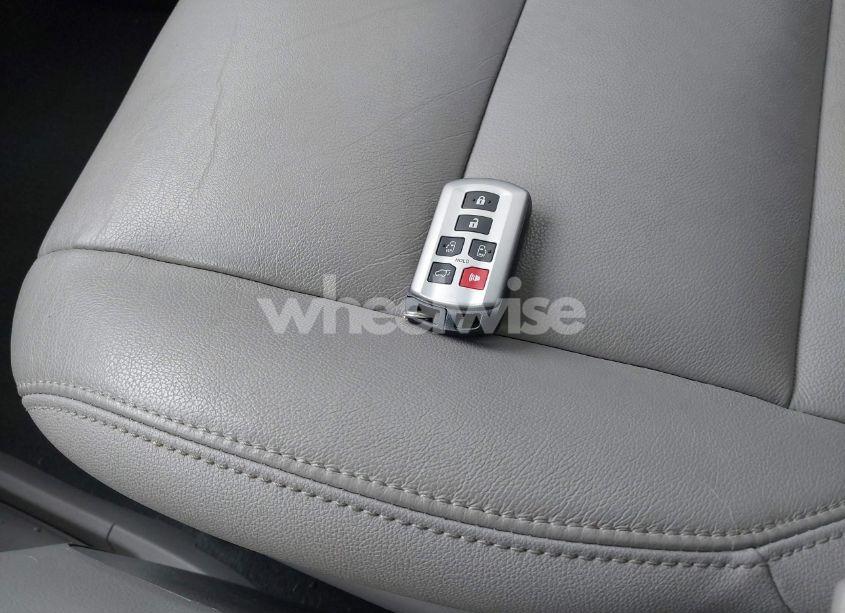 Photo 11 of 2020 Toyota Sienna XLE (VIN 5TDYZ3DC3LS051069)