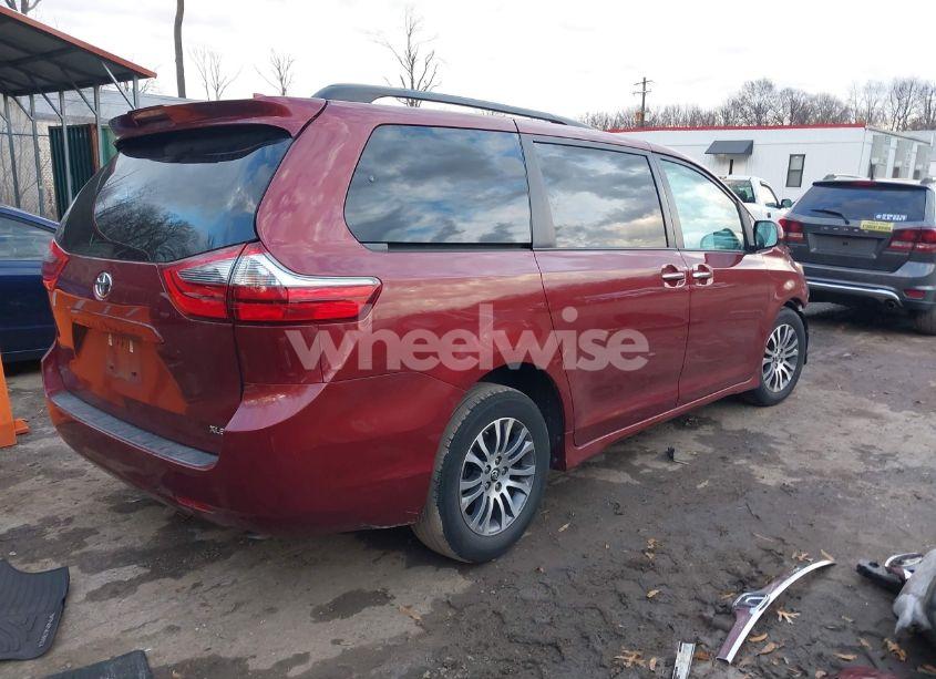 Photo 4 of 2020 Toyota Sienna XLE (VIN 5TDYZ3DC3LS051069)